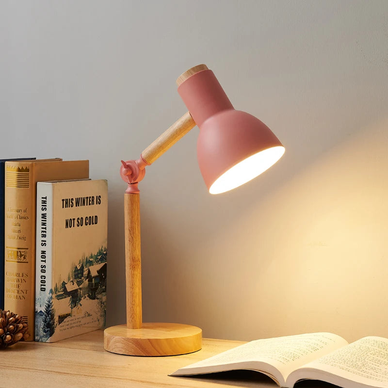 Lámpara de mesa LED nórdica de madera: cabezal ajustable, protección ocular, luz de noche y de estudio.